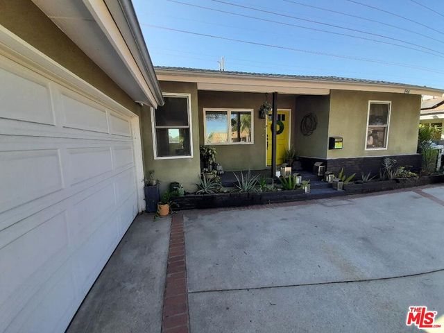 $825,000 | 9441 Roslyndale Avenue | Arleta