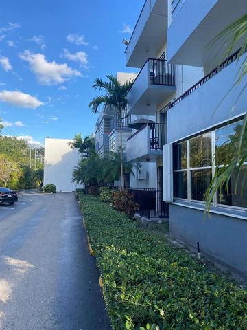 $328,000 | 1800 Southwest 25th Street, Unit 2207 | Silver Bluff