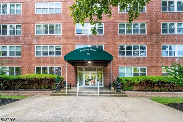 $175,000 | 926 Bloomfield Avenue, Unit 1L | Glen Ridge