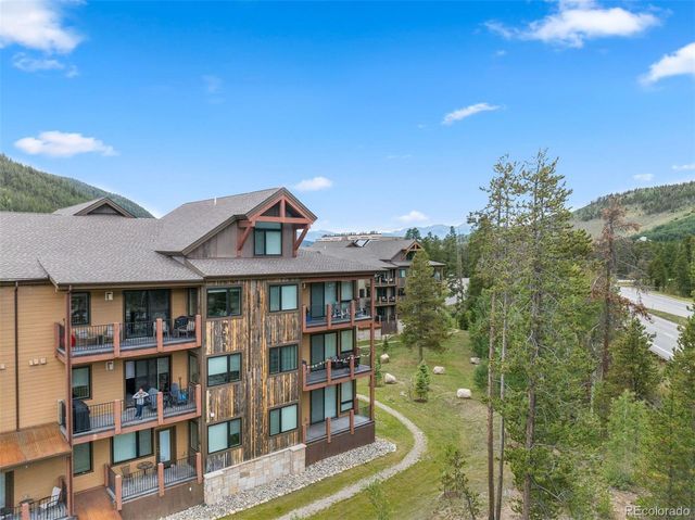 $1,025,000 | 0075 Clearwater Way, Unit 303 | Keystone