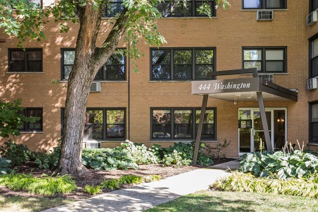 $299,000 | 444 Washington Boulevard, Unit 304 | Oak Park