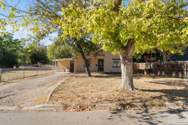 $260,000 | 916 Ford Street | Kerrville