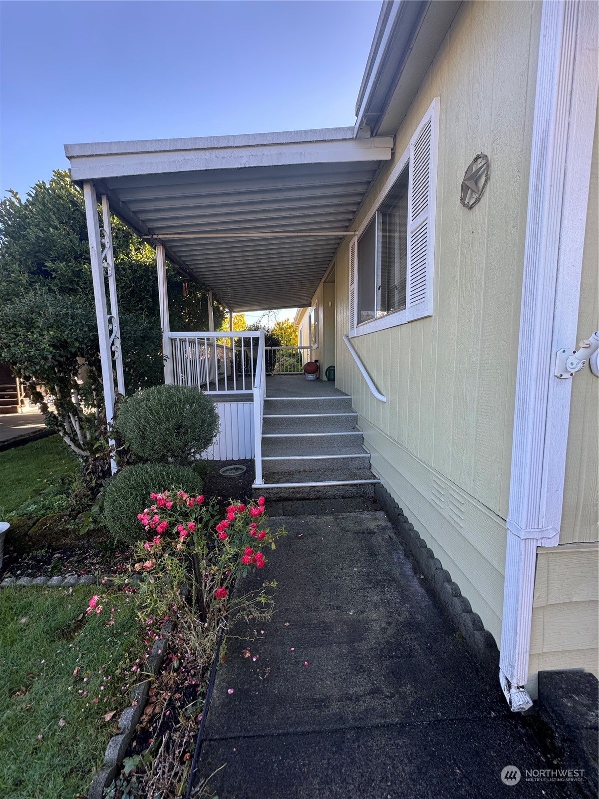 a view of a pathway of the house