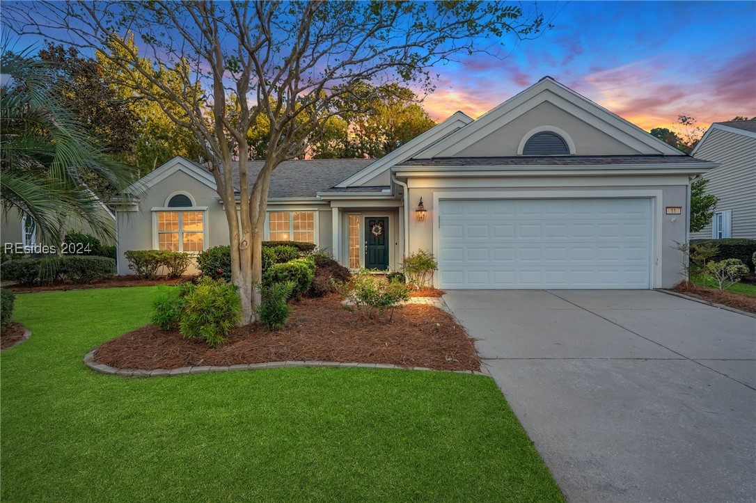 Welcome Home to 11 Landmark Lane in Sun City!