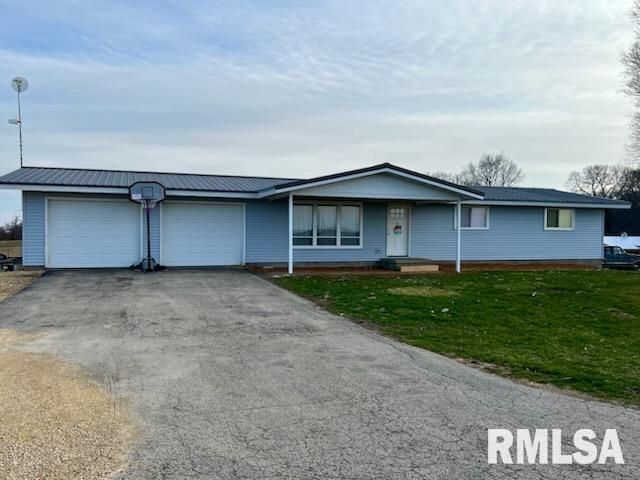 $189,000 | 7425 Long Road | Garden Plain Township - Whiteside County