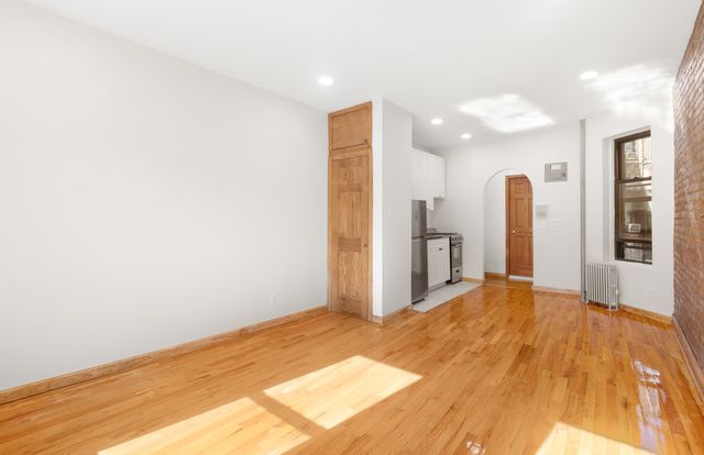 $3,100 | 223 Sullivan Street, Unit 4D | Greenwich Village