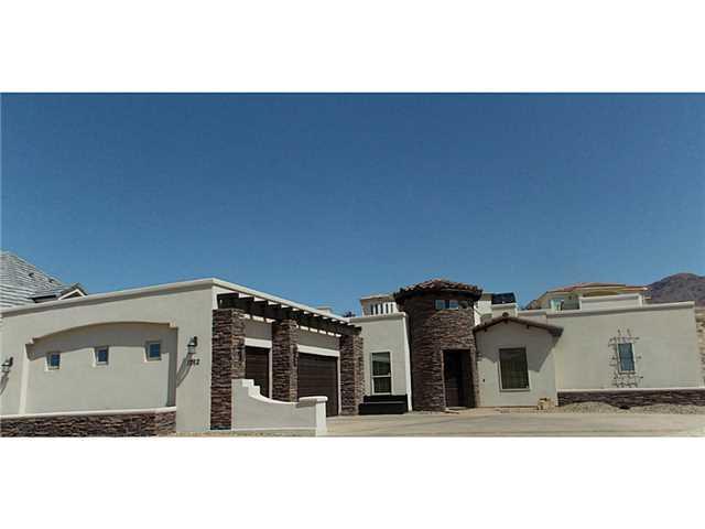 a view of a house with a outdoor space