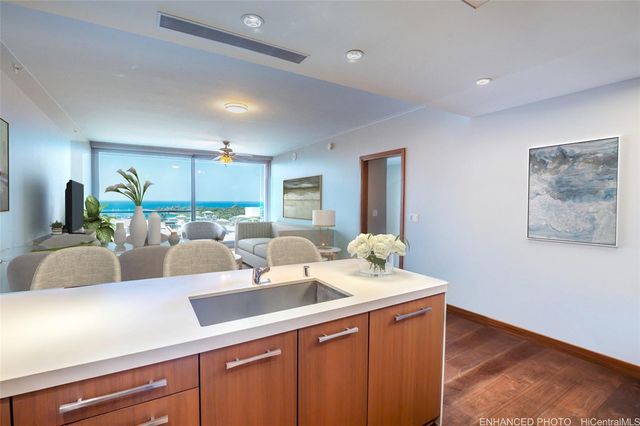 $1,899,000 | 1555 Kapiolani Boulevard, Unit 1105 | Ala Moana