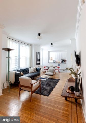 $3,315 | 1520-28 Spruce Street, Unit 702 | Rittenhouse Square