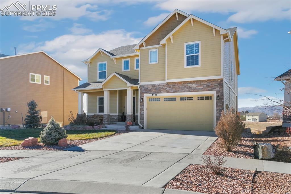 a view of a house with entertaining space