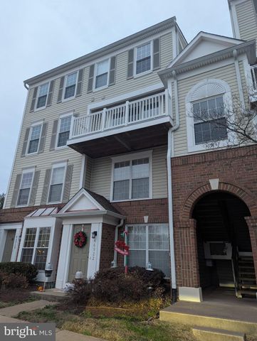 $2,300 | 46924 Courtyard Square, Unit 300 | Chatham Green Condominiums