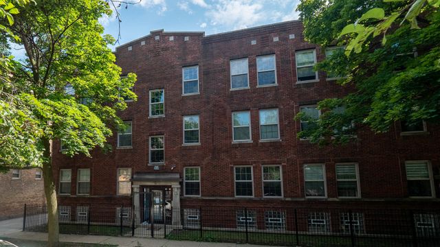 $218,900 | 3549 West Ainslie Street, Unit 3 | Albany Park