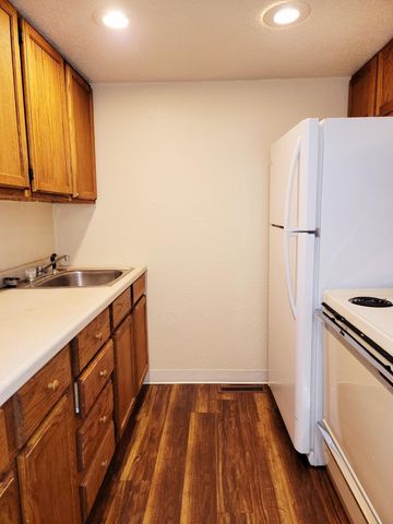 $600 | 905 East 5th Street | Blue Earth