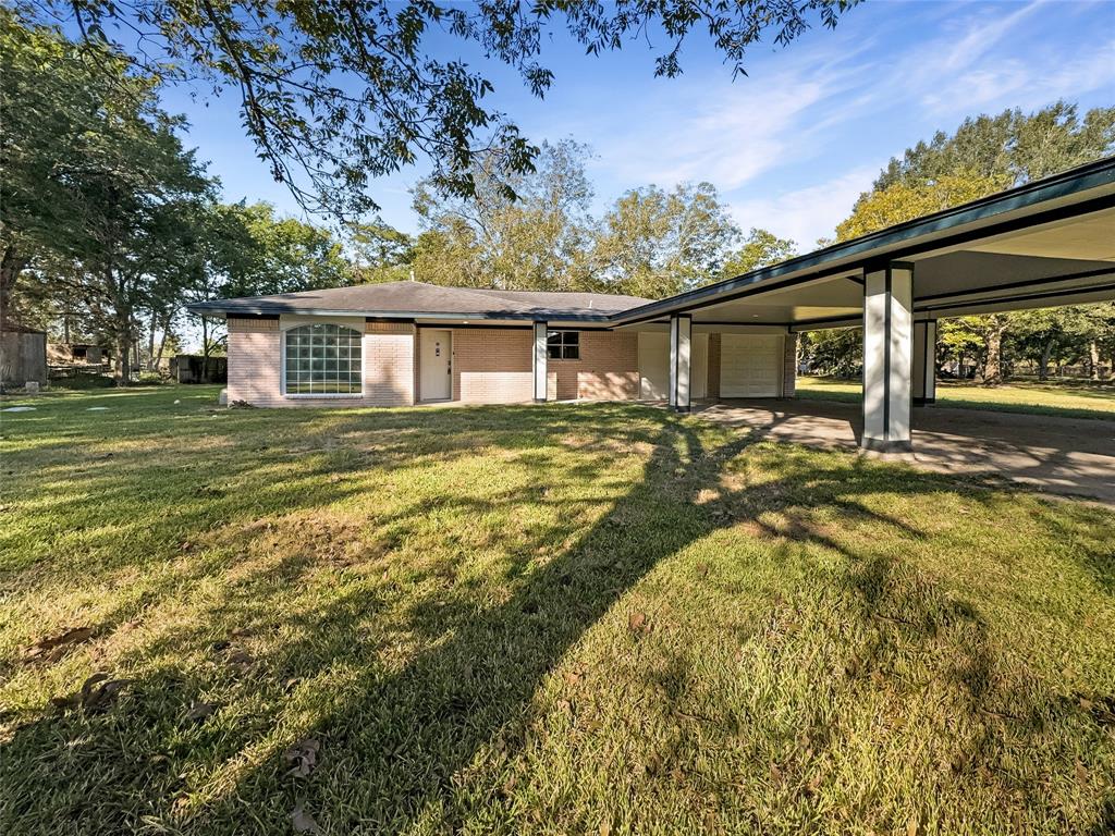 front view of house with a yard