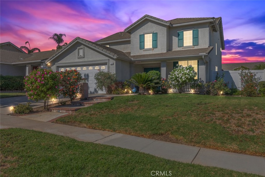 Beautiful two-story home locataed in a quiet neighborhood