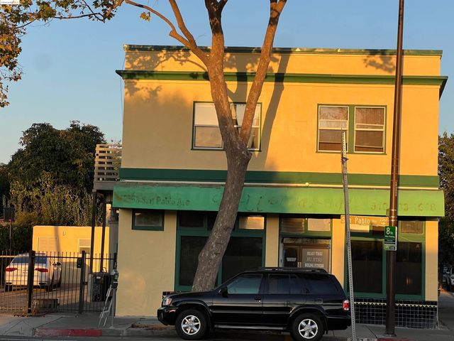 $1,090,000 | 2351 San Pablo Avenue | Poet's Corner