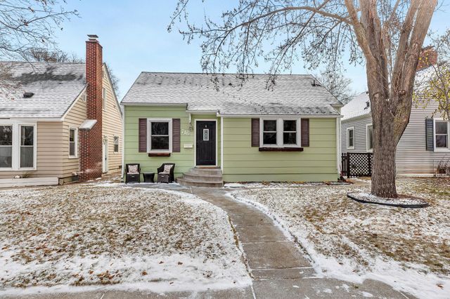 $214,900 | 716 McKinley Place South | Tech High