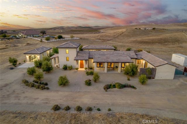 $2,249,000 | 3940 Gruenhagen Flat