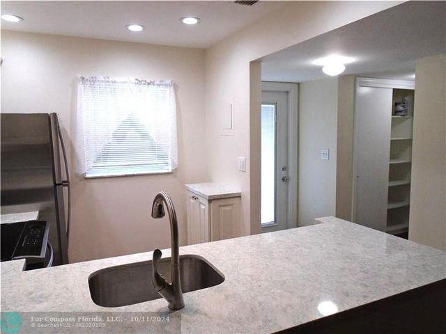 $1,700 | 608 Southwest Natura Boulevard, Unit 309 | Village at Tivoli