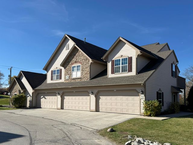 $249,900 | 2335 West Vista Bella Drive | Oak Creek