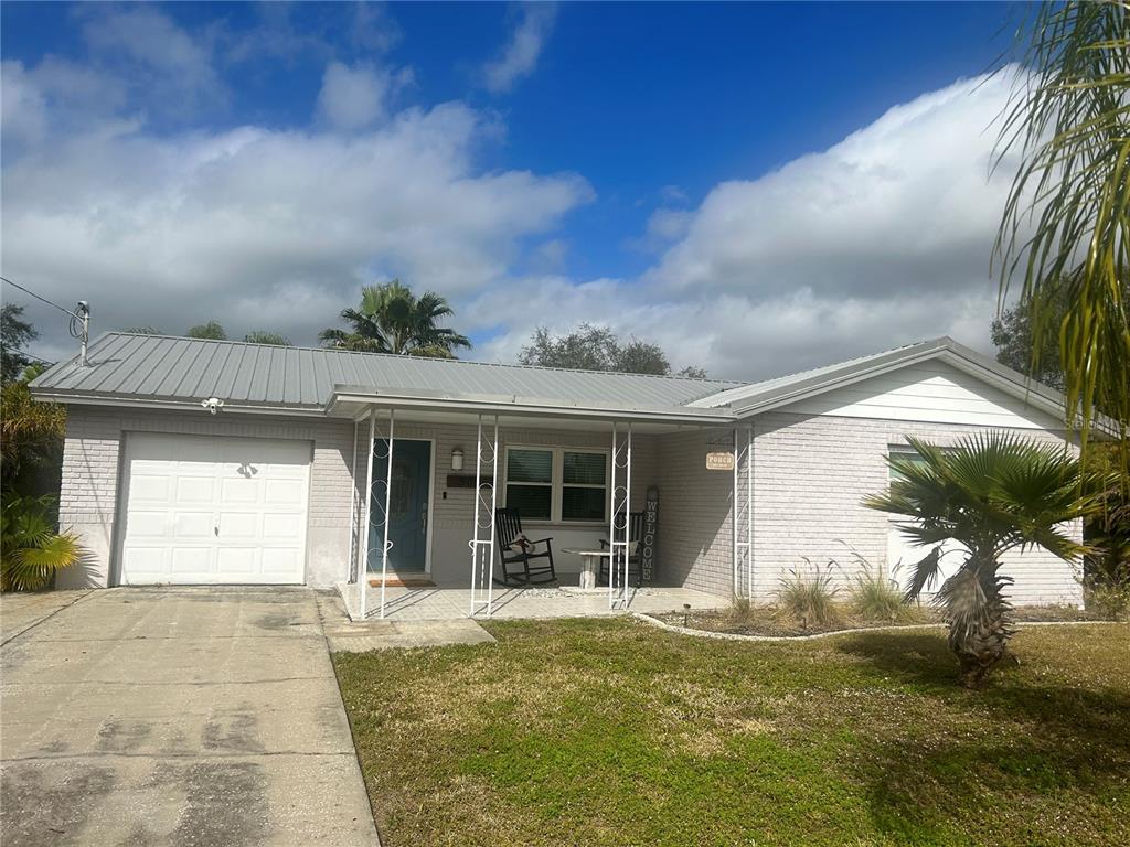 a front view of house with yard