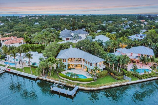 $3,995,000 | 505 Tulip Lane | Pelican Cove