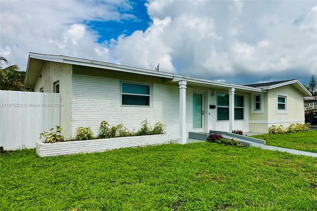 $3,750 | 825 Northwest 8th Avenue | Dania Beach