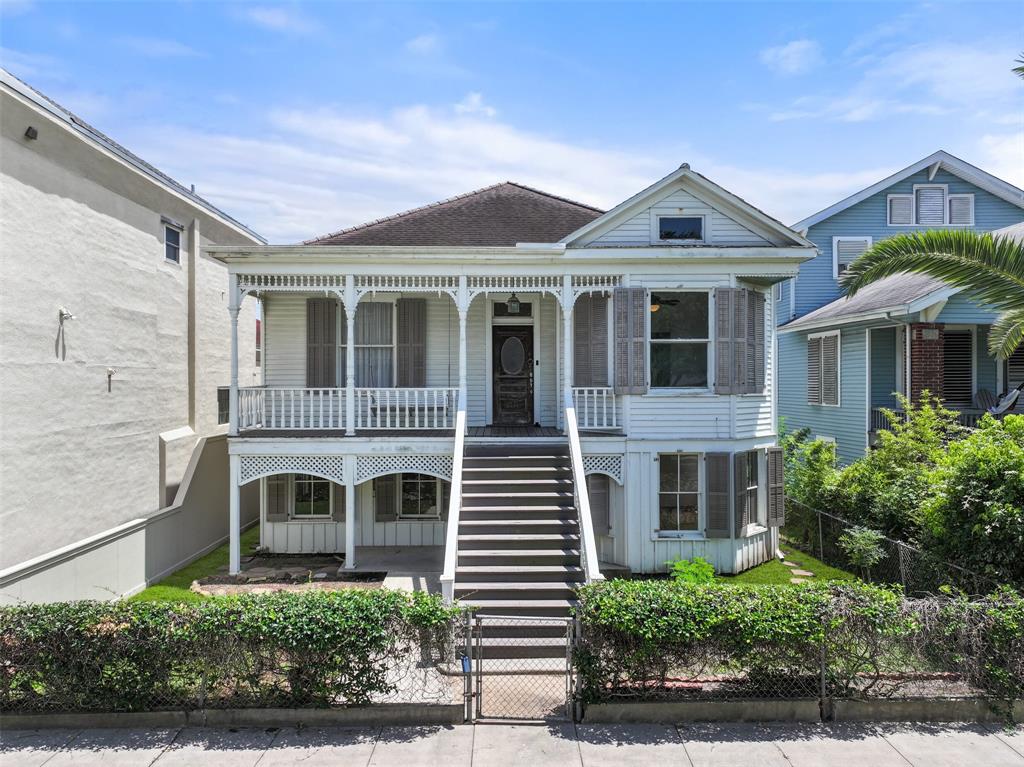 Welcome to 3111 Avenue O 1/2 tucked away in Galveston's popular Midtown! This 1914 Gingerbread style home exudes original charm, offering an abundance of potential.