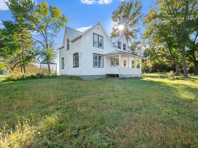 $240,000 | 29693 120th Street | Logan Township - Grant County