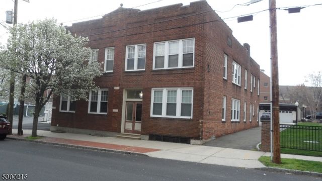 $2,400 | 14 Baldwin Street, Unit 4 | Pine Street Historic District