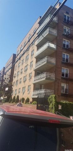 $499,000 | 34-20 Parsons Boulevard, Unit 2T | Flushing