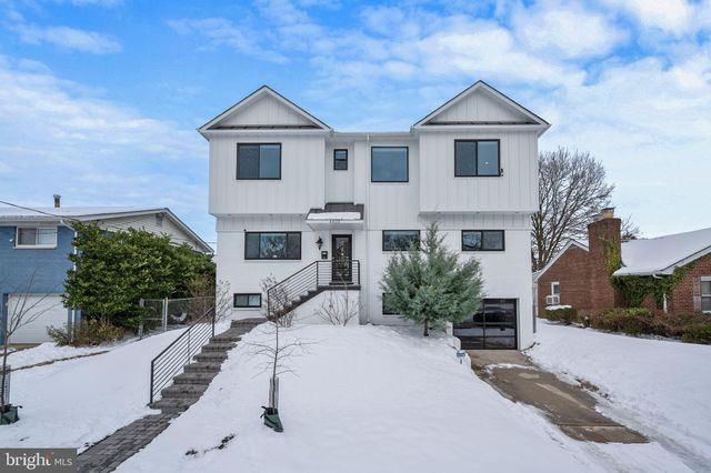 $1,199,000 | 4423 19th Place Northeast | Michigan Park