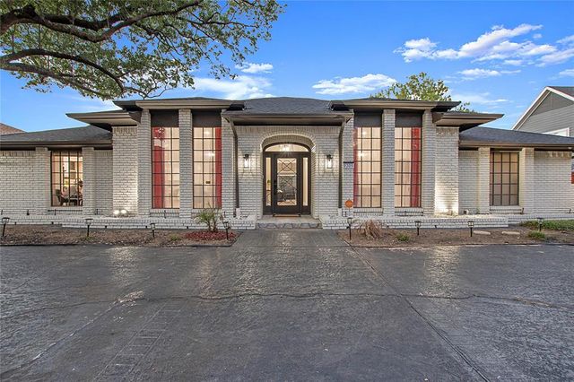 $1,090,000 | 9309 Moss Farm Lane | Lake Highlands