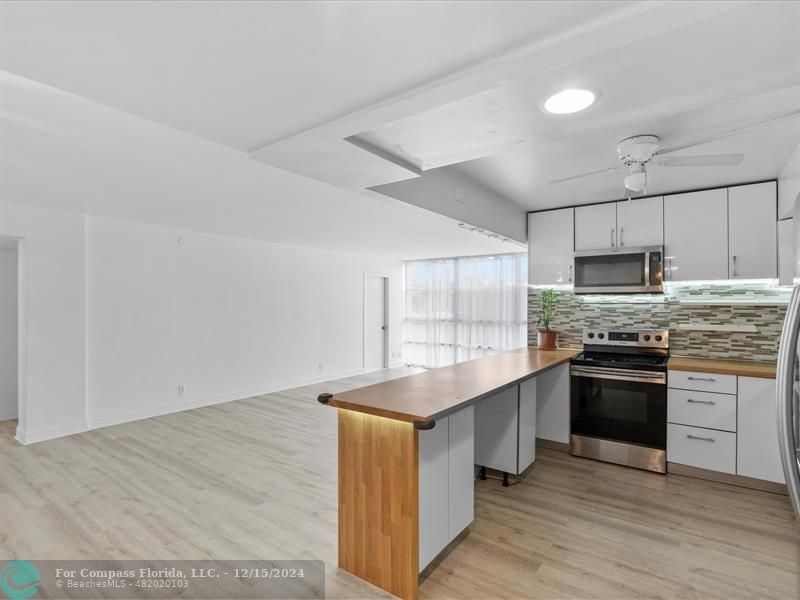 Kitchen+Living room