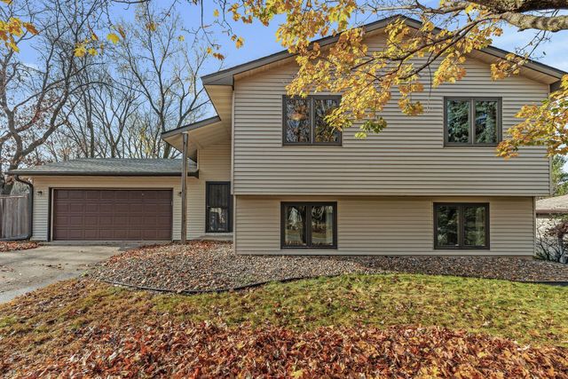 $374,900 | 7413 Boyd Avenue | Inver Grove Heights