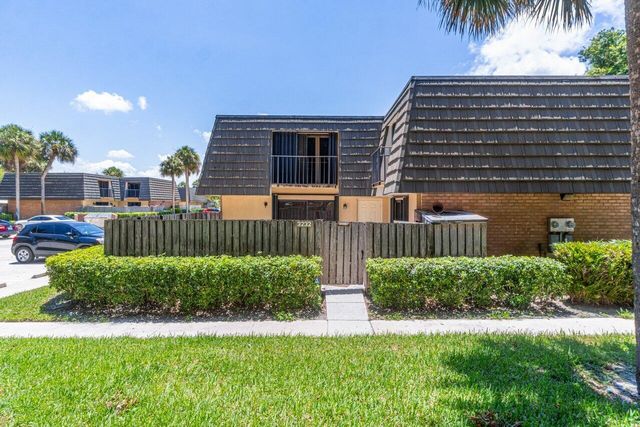 $2,600 | 3232 32nd Way | The Villages of Palm Beach Lakes