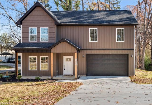 $424,900 | 1024 Somerset Drive | Salem Woods