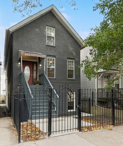 $725,000 | 2076 North Campbell Avenue | Logan Square