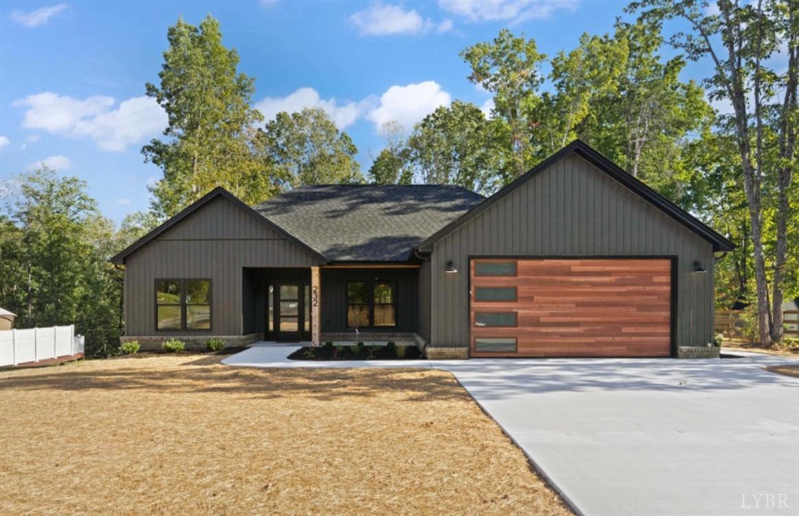 a house view with a outdoor space