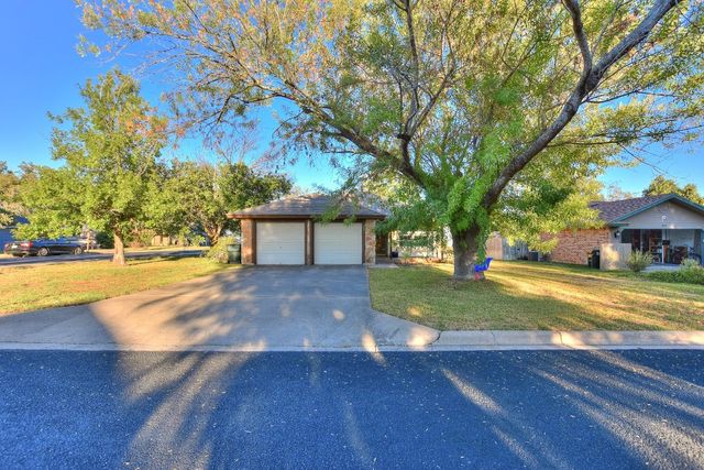 $299,000 | 200 Pin Oak Drive | Thousand Oaks