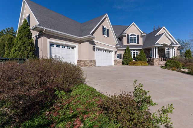 $1,100,000 | 3706 Pebble Hills Drive | Fergus Falls