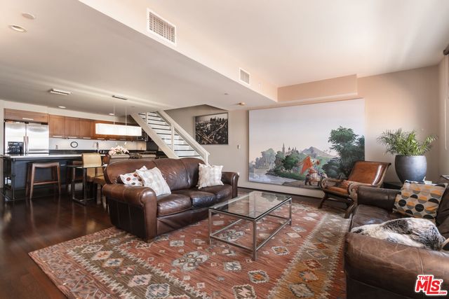 $1,125,000 | 35 North Raymond Avenue, Unit 407 | Southwest Pasadena