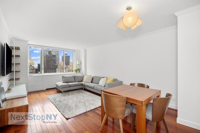 $1,150,000 | 245 East 54th Street, Unit 19JK | Midtown East