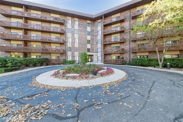 $240,000 | 120 Lakeview Drive, Unit 122 | Bloomingdale