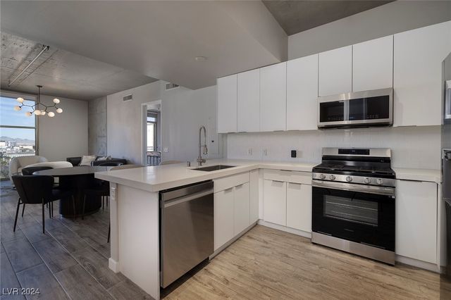 $4,500 | 353 East Bonneville Avenue, Unit 1006 | Financial District