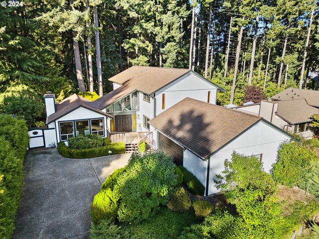 $775,000 | 14812 Northeast 20th Circle | Burton Evergreen