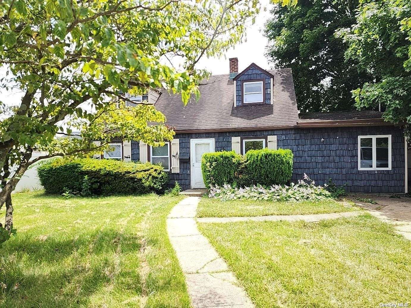 a view of a house with a swimming pool