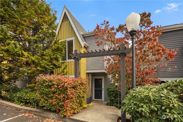 $499,950 | 1524 Cherrylane Place South | North Beacon Hill