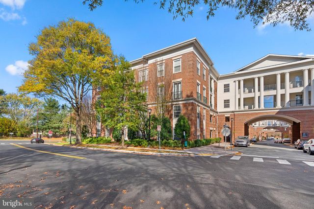 $2,300 | 7 Booth Street, Unit 211 | Kentlands