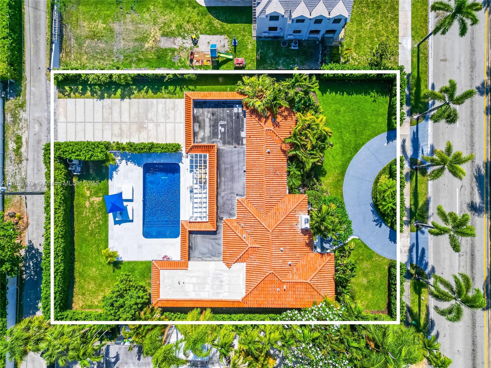 an aerial view of a house having outdoor space